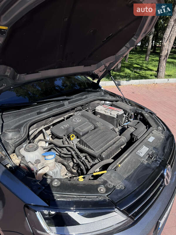 Седан Volkswagen Jetta 2017 в Кременчуге