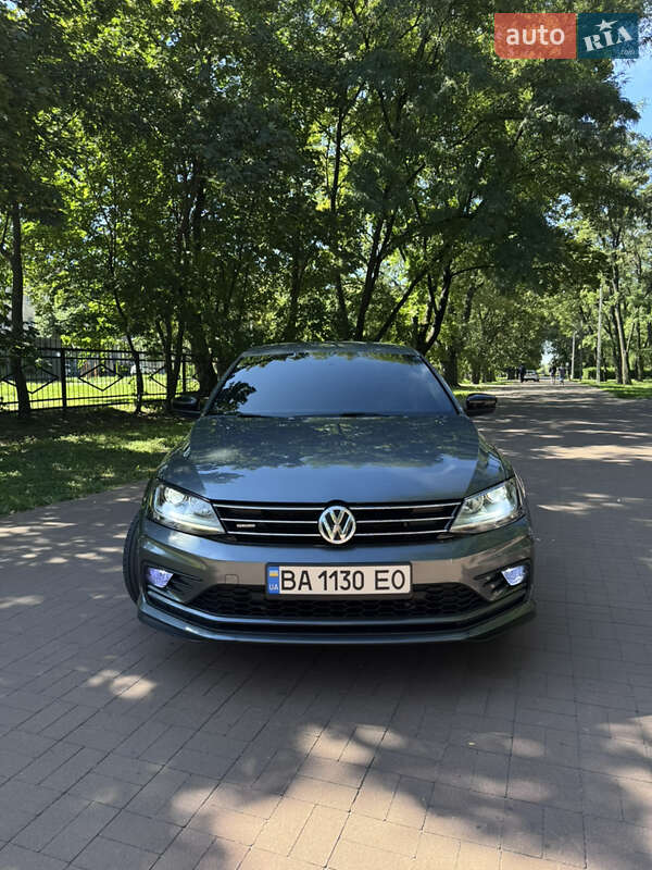 Седан Volkswagen Jetta 2017 в Кременчуге