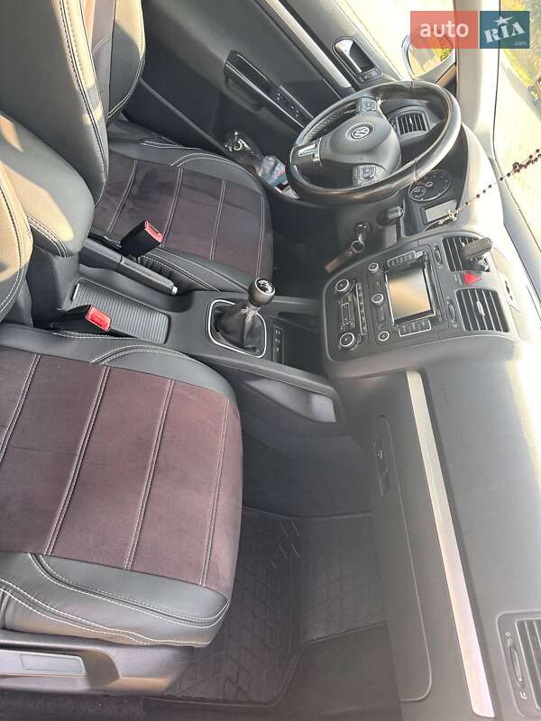 Седан Volkswagen Jetta 2009 в Львові