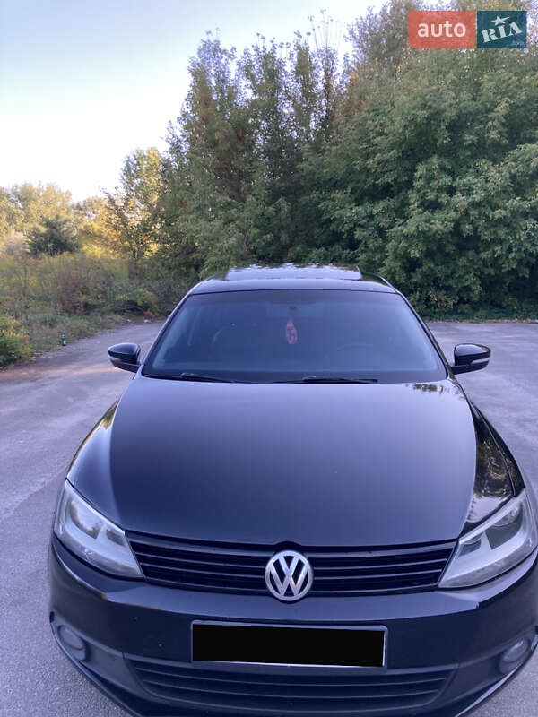 Седан Volkswagen Jetta 2013 в Переяславе