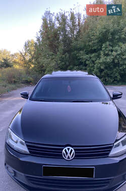 Седан Volkswagen Jetta 2013 в 