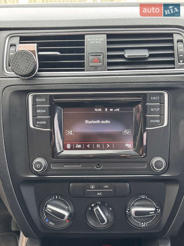 Седан Volkswagen Jetta 2017 в Львові