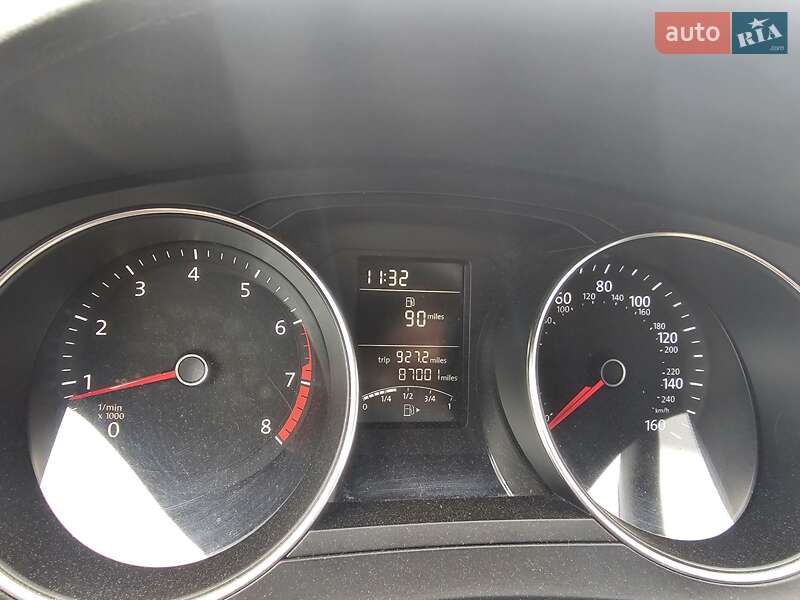 Седан Volkswagen Jetta 2015 в Нововолынске