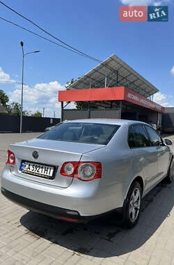 Седан Volkswagen Jetta 2006 в Киеве