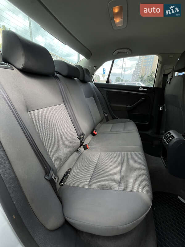 Седан Volkswagen Jetta 2006 в Киеве фото 11 Седан Volkswagen Jetta 2006 в Киеве