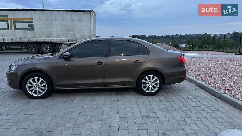 Седан Volkswagen Jetta 2011 в Виннице