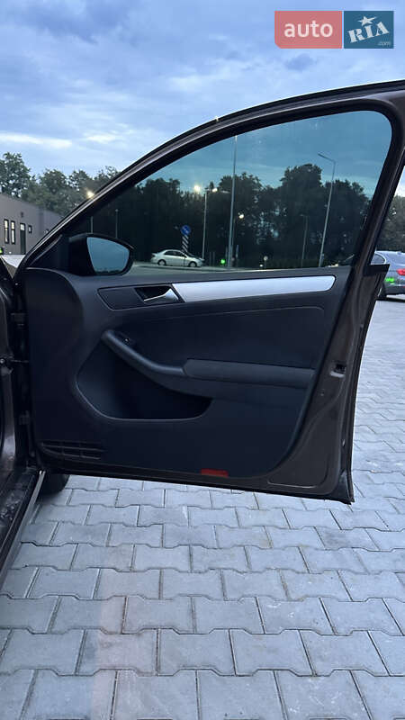 Седан Volkswagen Jetta 2011 в Виннице