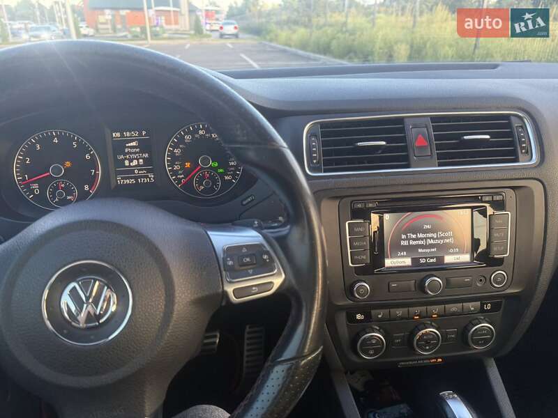Седан Volkswagen Jetta 2013 в Киеве