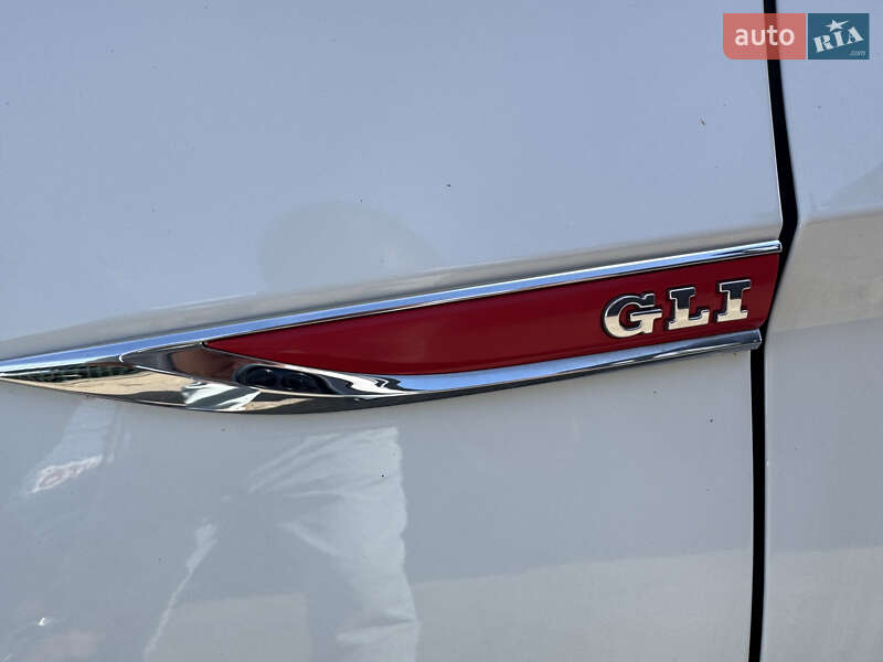 Седан Volkswagen Jetta 2019 в Києві