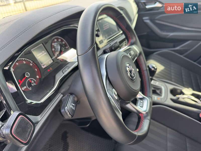 Седан Volkswagen Jetta 2019 в Києві