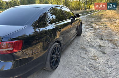 Седан Volkswagen Jetta 2015 в 