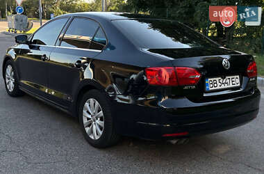 Седан Volkswagen Jetta 2012 в 