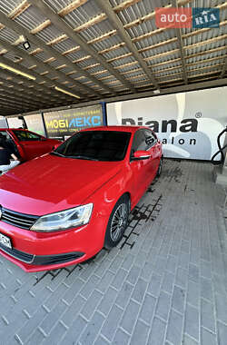 Седан Volkswagen Jetta 2012 в 