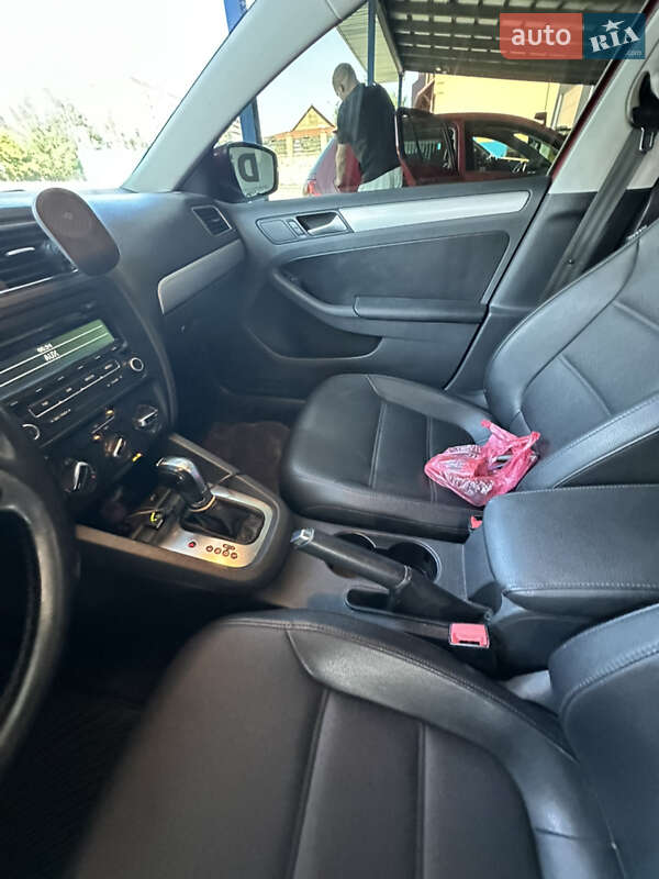 Седан Volkswagen Jetta 2012 в Тернополе