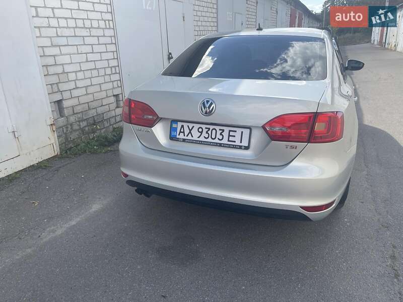 Седан Volkswagen Jetta 2011 в Харкові