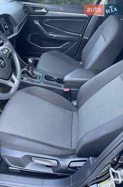 Седан Volkswagen Jetta 2020 в 