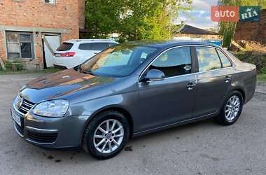Седан Volkswagen Jetta 2008 в 