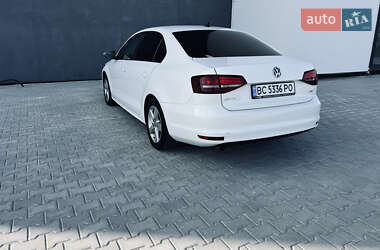 Седан Volkswagen Jetta 2016 в 