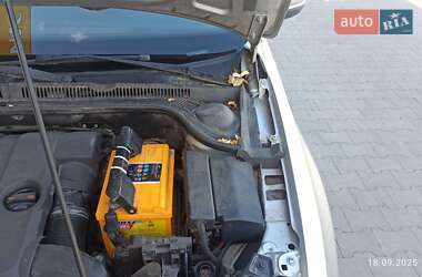 Седан Volkswagen Jetta 2011 в 