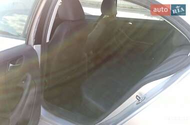 Седан Volkswagen Jetta 2011 в 