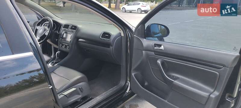 Универсал Volkswagen Jetta 2012 в Синельниково