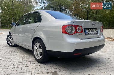 Седан Volkswagen Jetta 2006 в 