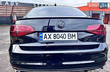 Седан Volkswagen Jetta 2017 в 