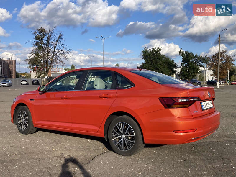 Седан Volkswagen Jetta 2019 в Києві