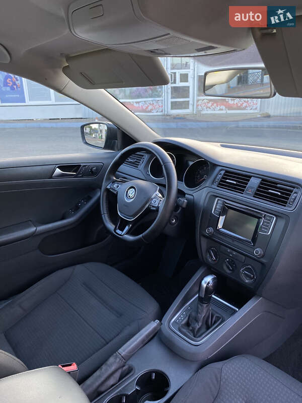 Седан Volkswagen Jetta 2015 в Киеве
