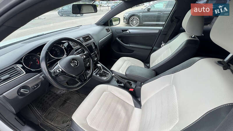 Седан Volkswagen Jetta 2017 в Киеве