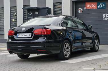 Седан Volkswagen Jetta 2013 в 