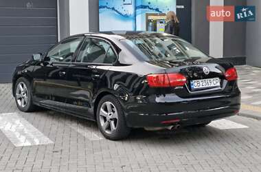 Седан Volkswagen Jetta 2013 в 