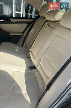 Седан Volkswagen Jetta 2012 в 