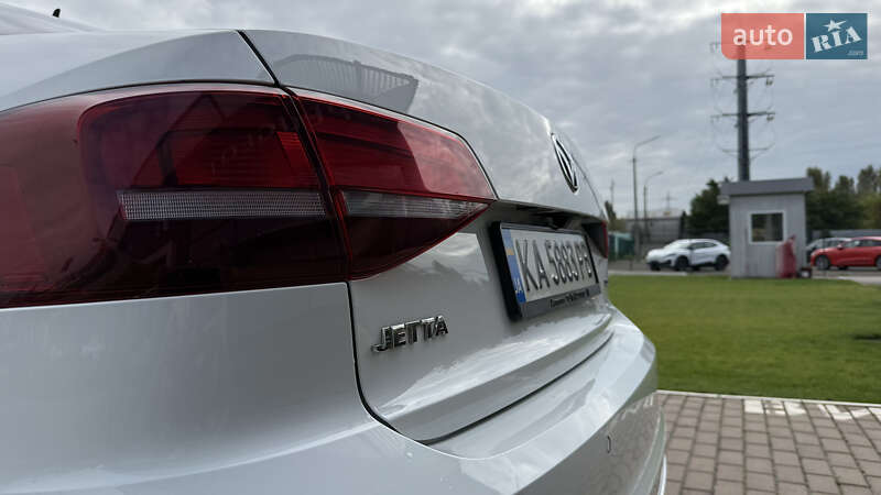 Седан Volkswagen Jetta 2016 в Киеве