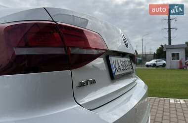 Седан Volkswagen Jetta 2016 в 