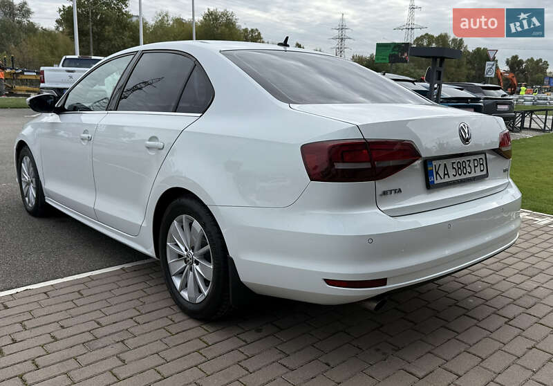 Седан Volkswagen Jetta 2016 в Киеве