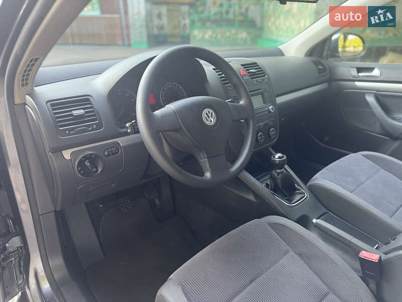 Седан Volkswagen Jetta 2007 в Рівному