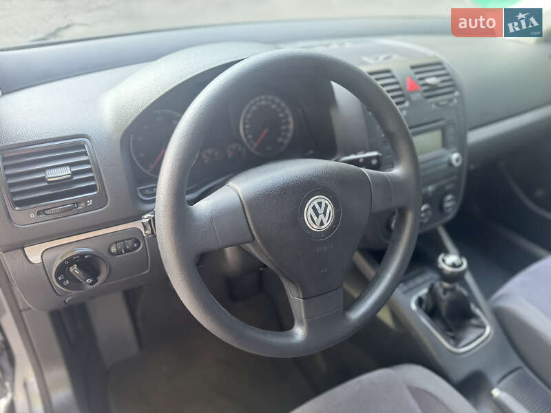 Седан Volkswagen Jetta 2007 в Рівному