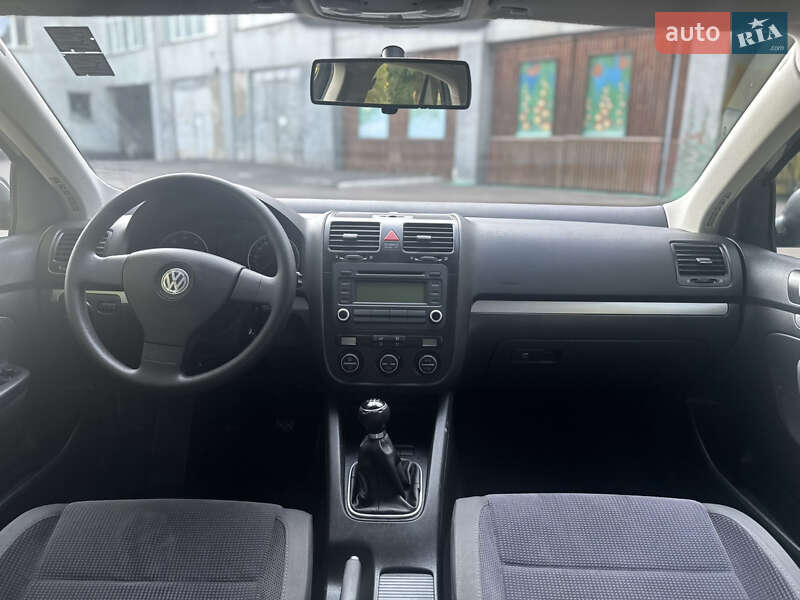 Седан Volkswagen Jetta 2007 в Рівному