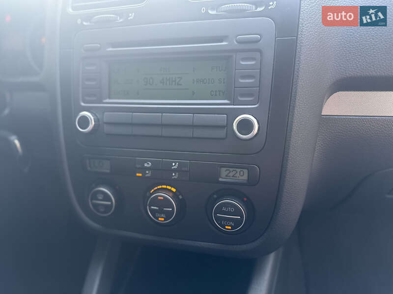 Седан Volkswagen Jetta 2007 в Рівному