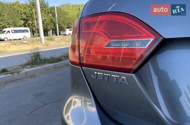 Седан Volkswagen Jetta 2011 в 