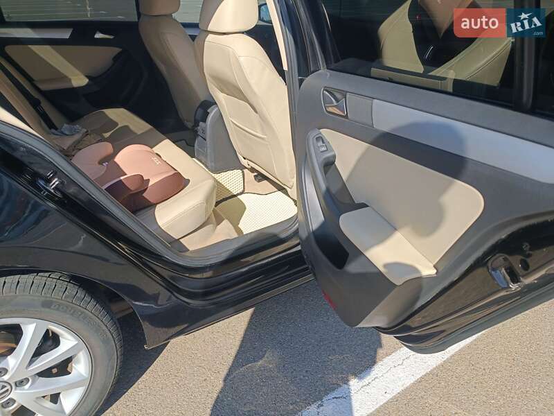 Седан Volkswagen Jetta 2013 в Кривому Розі