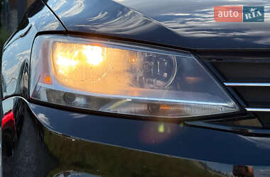 Седан Volkswagen Jetta 2014 в 