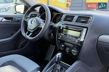 Седан Volkswagen Jetta 2014 в 