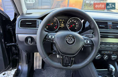 Седан Volkswagen Jetta 2014 в 