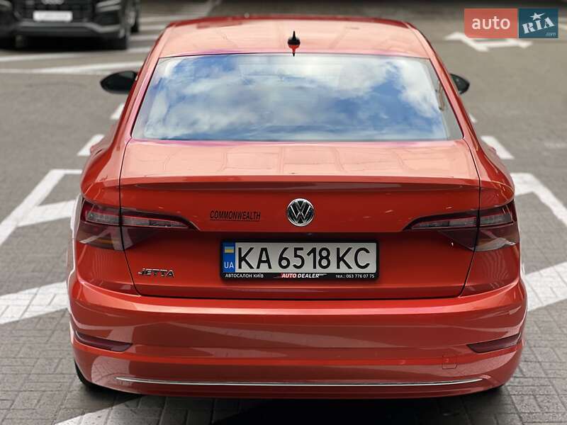 Седан Volkswagen Jetta 2019 в Киеве