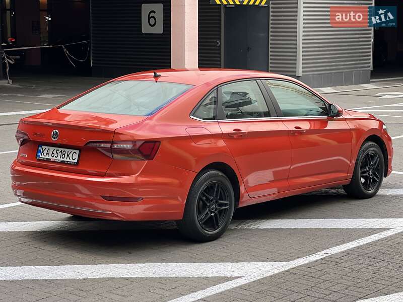 Седан Volkswagen Jetta 2019 в Киеве
