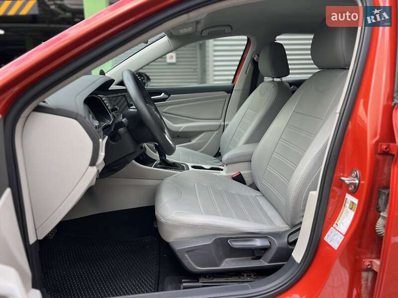 Седан Volkswagen Jetta 2019 в Киеве