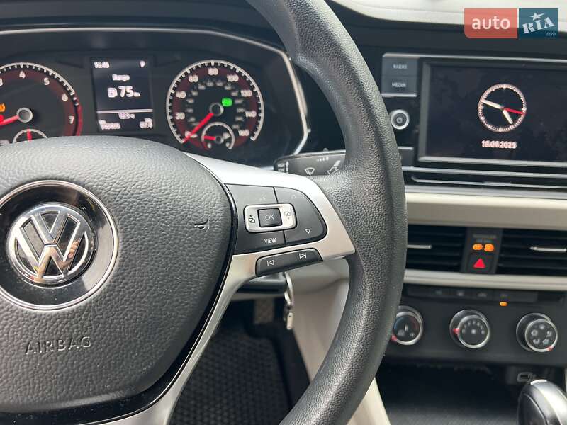 Седан Volkswagen Jetta 2019 в Киеве