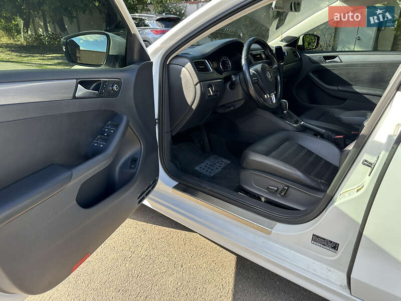 Седан Volkswagen Jetta 2014 в Одесі